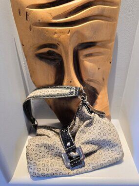 Hand bag by Guess
